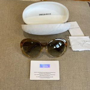 Oversized Emilio Pucci sunglasses with certificate of authenticity. Never worn.